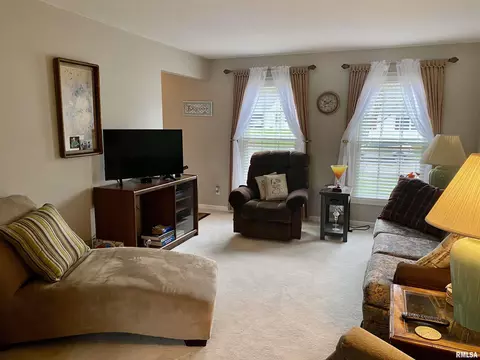 75 Arlington Dr, Macomb, IL 61455 photo 11