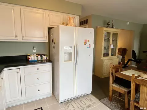 75 Arlington Dr, Macomb, IL 61455 photo 20
