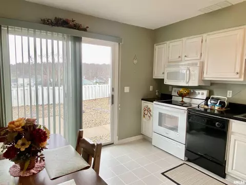 75 Arlington Dr, Macomb, IL 61455 photo 18