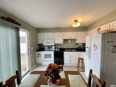 75 Arlington Dr, Macomb, IL 61455 photo 16