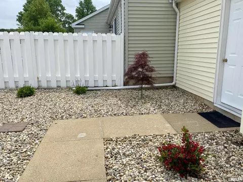 75 Arlington Dr, Macomb, IL 61455 photo 40