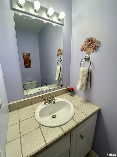 75 Arlington Dr, Macomb, IL 61455 photo 24