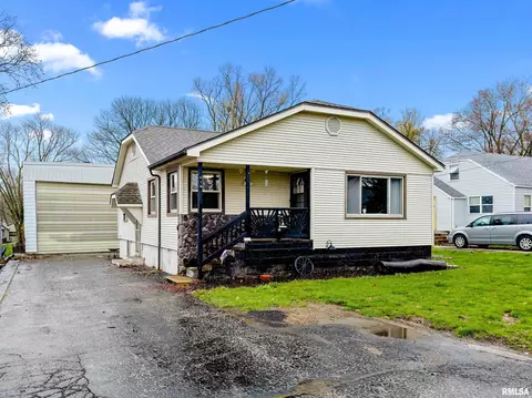 416 High St, Creve Coeur, IL 61610