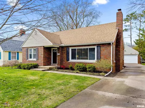 1109 W Northcrest Ave, Peoria, IL 61614