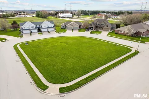 Robin Avenue, Morton, IL 61550