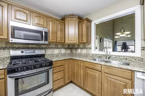 523 Eagle Dr, Lacon, IL 61540 photo 5