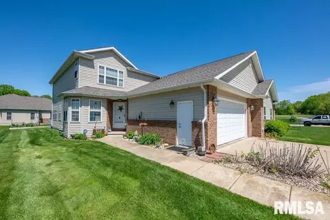 523 Eagle Dr, Lacon, IL 61540