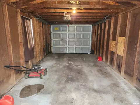 Exterior - 403 Embert Pl, Peoria, IL 61603 photo 6 of 6