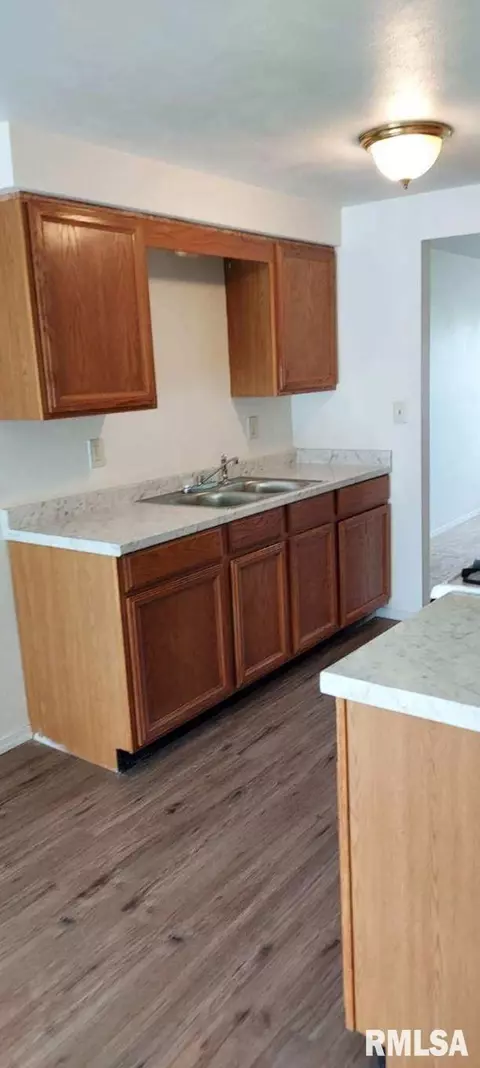 Kitchen - 403 Embert Pl, Peoria, IL 61603 photo 4 of 4