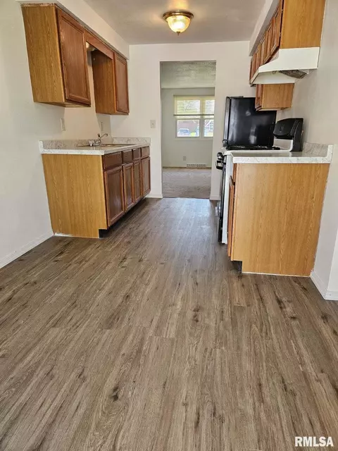 Kitchen - 403 Embert Pl, Peoria, IL 61603 photo 1 of 4