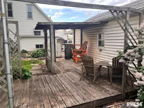Exterior - 270 E Birch St, Canton, IL 61520 photo 9 of 9