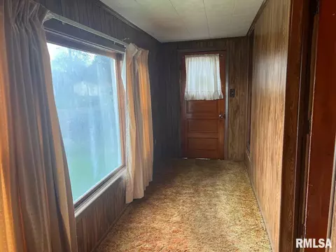 Entry Way - 270 E Birch St, Canton, IL 61520 photo 2 of 2