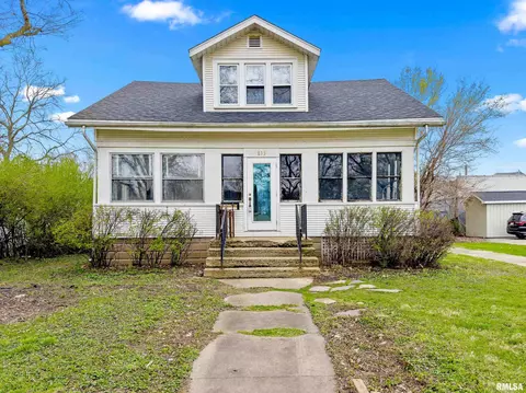 813 N 2nd St, Chillicothe, IL 61523