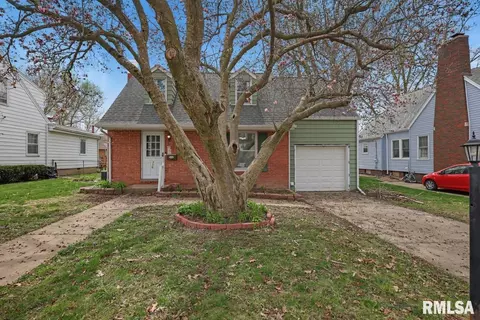 710 W Meadows Pl, Peoria, IL 61604