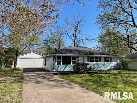 5404 N Plaza Dr, Peoria, IL 61614
