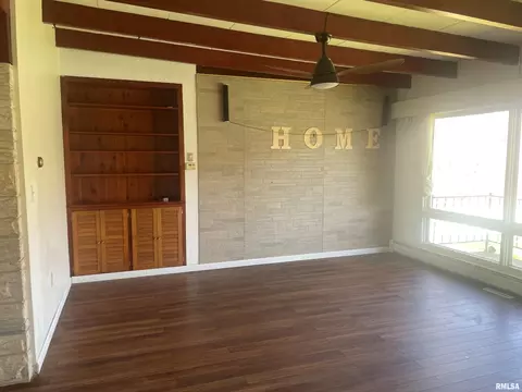 206 E Yeiser St, Macomb, IL 61455 photo 3