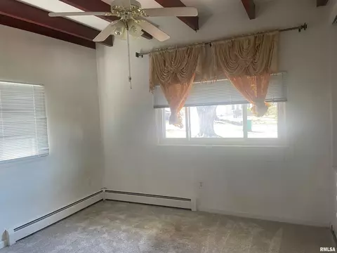 206 E Yeiser St, Macomb, IL 61455 photo 13