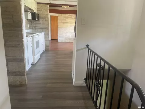 206 E Yeiser St, Macomb, IL 61455 photo 5