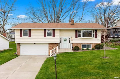 1713 W Pinewood Pl, Peoria, IL 61614