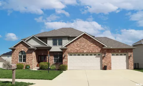 3811 W Hearthwood Dr, Dunlap, IL 61525