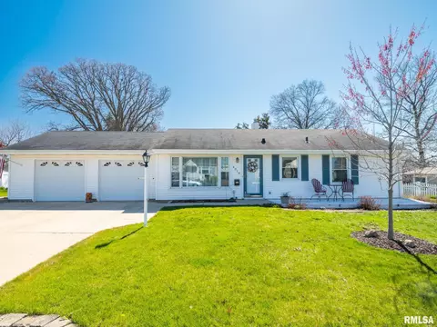 4018 N Chelsea Pl, Peoria, IL 61614