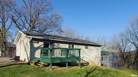 131 Ivy Ct, Dahinda, IL 61428