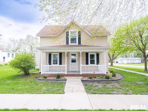 402 N Olive St, Toluca, IL 61369