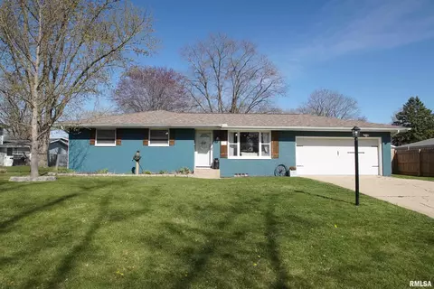 505 Oriole Dr, Washington, IL 61571