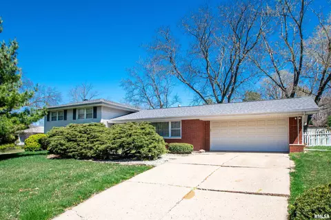 6926 N Patricia Ln, Peoria, IL 61614