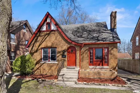 2924 N Sheridan Rd, Peoria, IL 61604