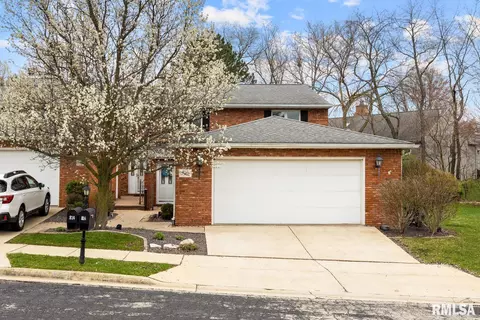 816 W Chalon Pl, Peoria, IL 61614