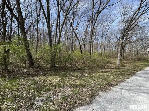 10 Flax Rd, Macomb, IL 61455