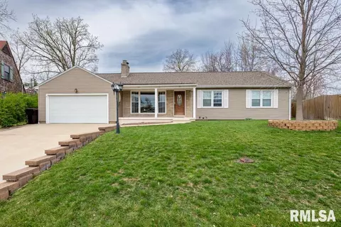 4139 N Hawthorne Pl, Peoria, IL 61614