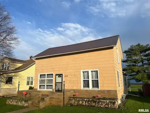 505 N Pleasant St, Benson, IL 61516