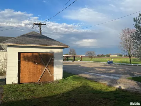 505 N Pleasant St, Benson, IL 61516 photo 18