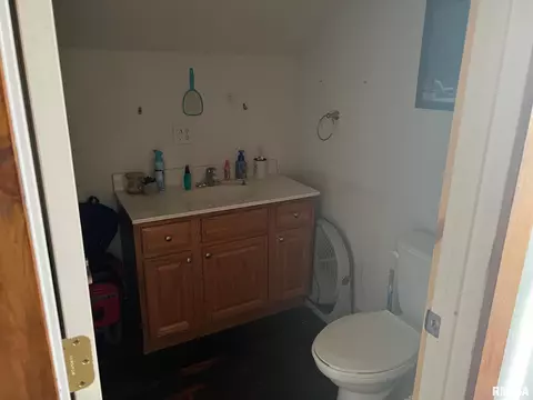 505 N Pleasant St, Benson, IL 61516 photo 13