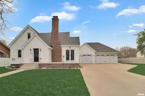 414 S Main St, Morton, IL 61550
