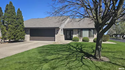 319 Ingersoll Blvd, Canton, IL 61520