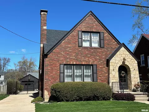2305 W Ayres Ave, West Peoria, IL 61604