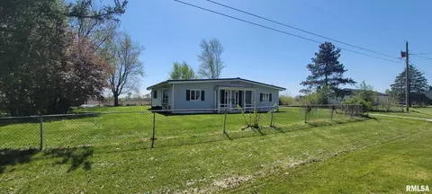 Exterior - 24293 E County Highway 27 Hwy, Canton, IL 61520 photo 2 of 7