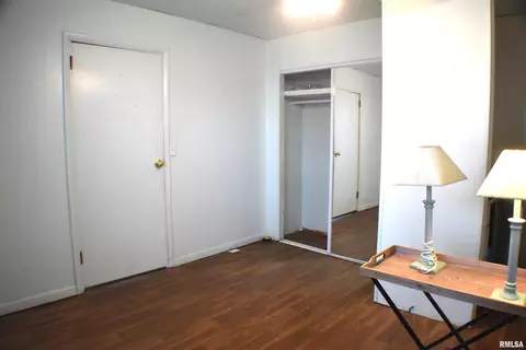 Bedroom - 899 E Chestnut St, Canton, IL 61520 photo 1 of 2