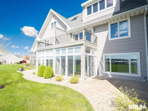 310 Harbor Pointe Dr, East Peoria, IL 61611