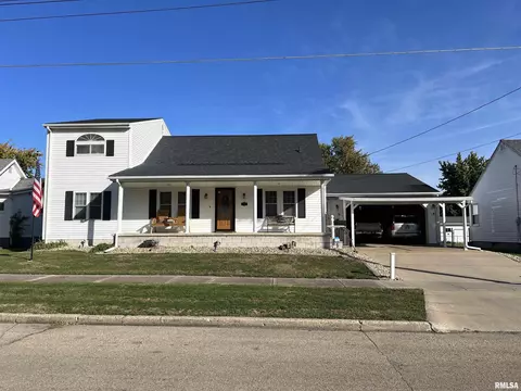 Exterior - 723 Elm St, Canton, IL 61520 photo 3 of 18