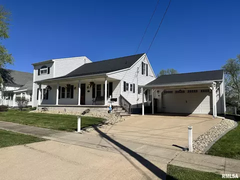 723 Elm St, Canton, IL 61520