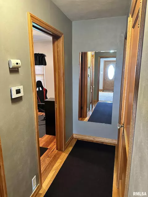 Entry Way - 723 Elm St, Canton, IL 61520 photo 2 of 4
