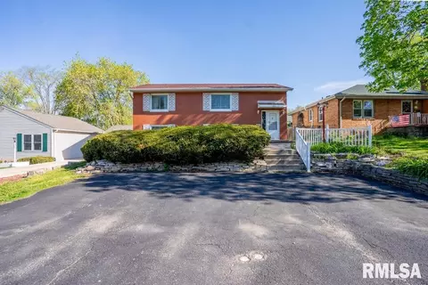 4805 W Meadow Ln, Bartonville, IL 61607