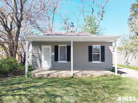 2913 N Avalon Pl, Peoria, IL 61604