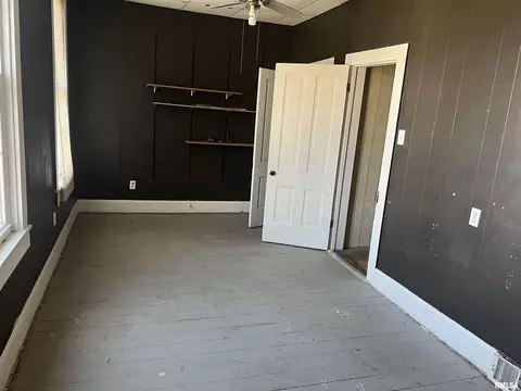 705 E Washington St, Macomb, IL 61455 photo 16