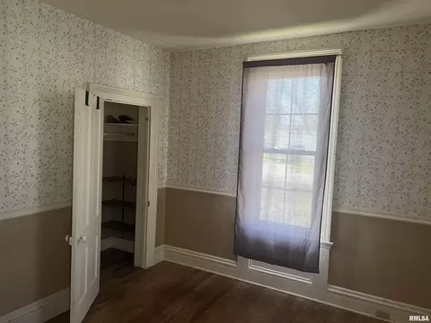 705 E Washington St, Macomb, IL 61455 photo 5