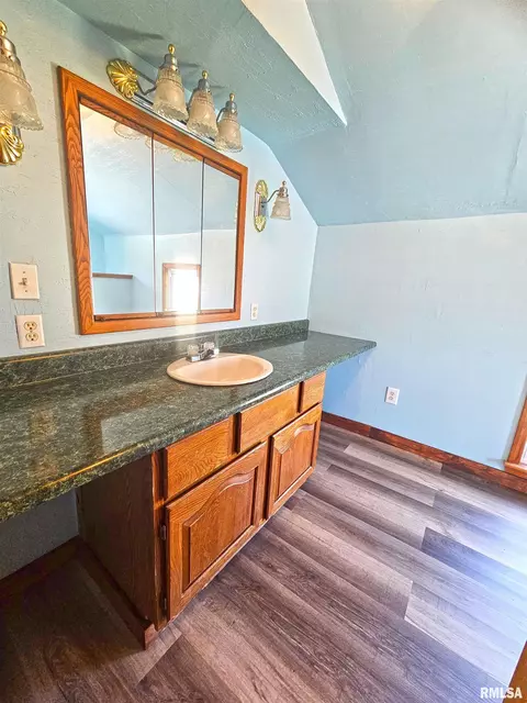 218 S Broad St, Lacon, IL 61540 photo 34